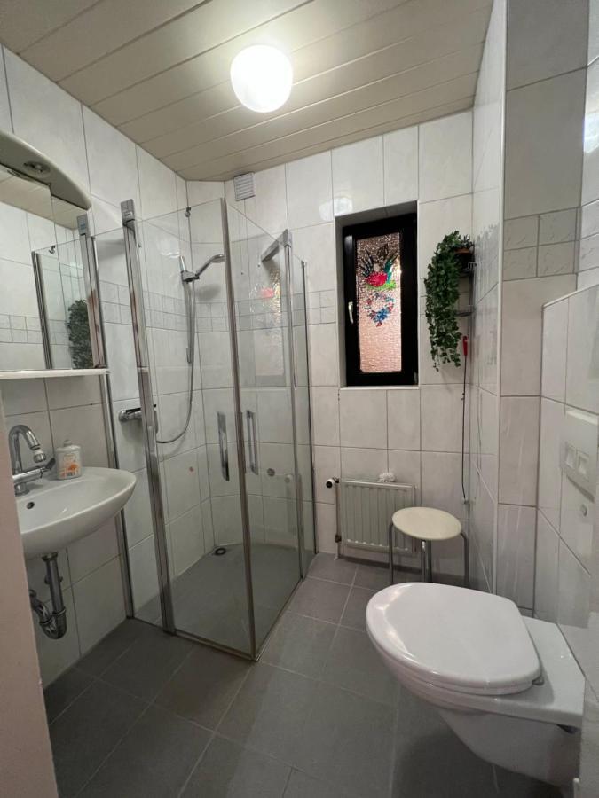 Duisburg Feelhome, Flughafen Nah,3-Schlafzimmer, Dusche Ebenerdig, Zentral, Wifi, Ground Floor Ngoại thất bức ảnh