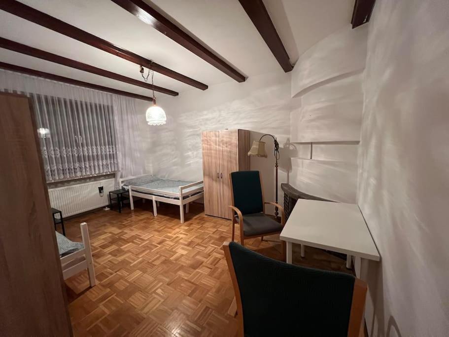 Duisburg Feelhome, Flughafen Nah,3-Schlafzimmer, Dusche Ebenerdig, Zentral, Wifi, Ground Floor Ngoại thất bức ảnh