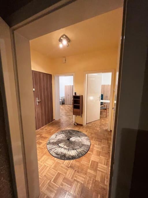 Duisburg Feelhome, Flughafen Nah,3-Schlafzimmer, Dusche Ebenerdig, Zentral, Wifi, Ground Floor Ngoại thất bức ảnh